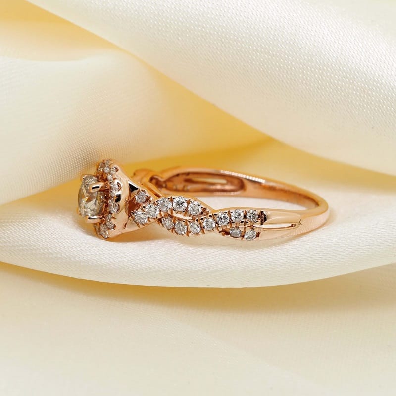 0.95 ct tw Round Diamond Halo in 14K Rose Gold Swirl Engagement Ring