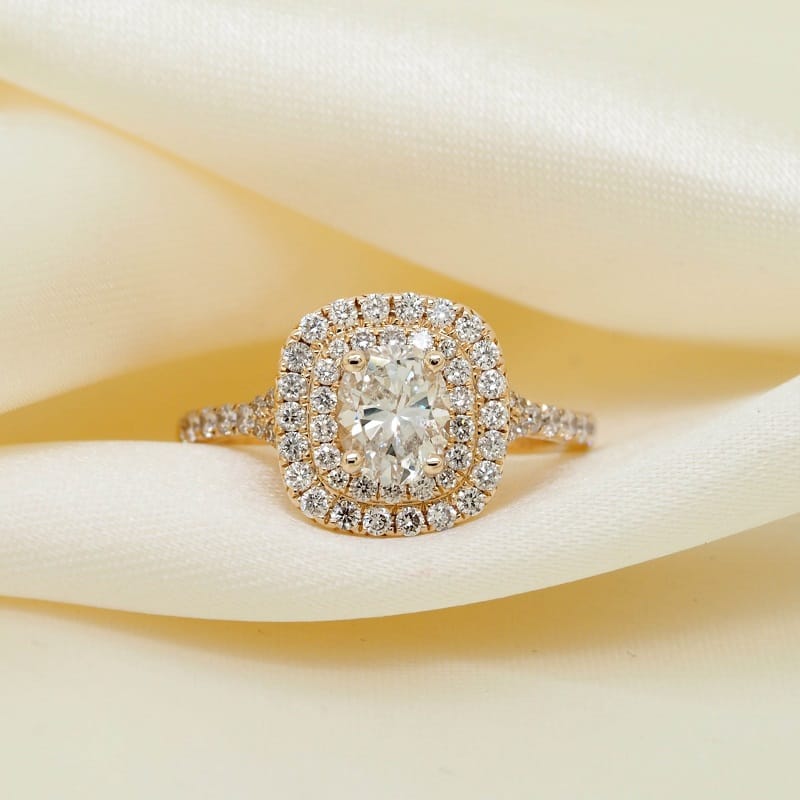 0.82 ct tw Oval Cut Diamond Doeble Halo in 14k Yellow Gold Engagement Ring