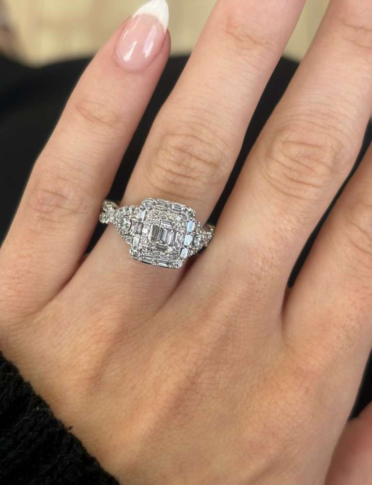 14kwg Dia. Clstr Ring APX. 4.0CTTW 13.9gr