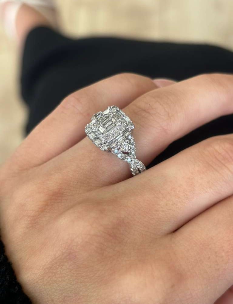 14kwg Dia. Clstr Ring APX. 4.0CTTW 13.9gr