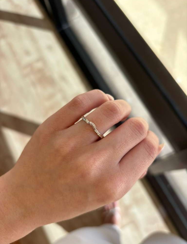18K Engraved Contour Band 0.12CW 2.35G Size 7