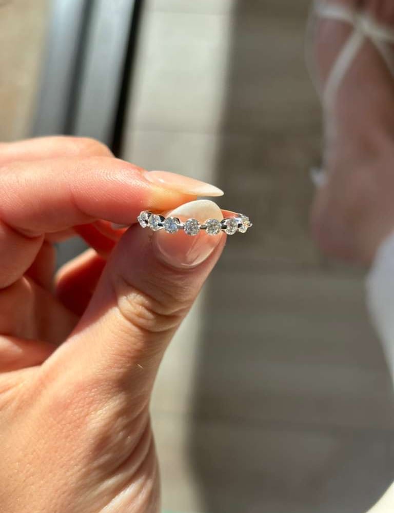 14kwg Diamond Band 0.70cttw 1.71gr