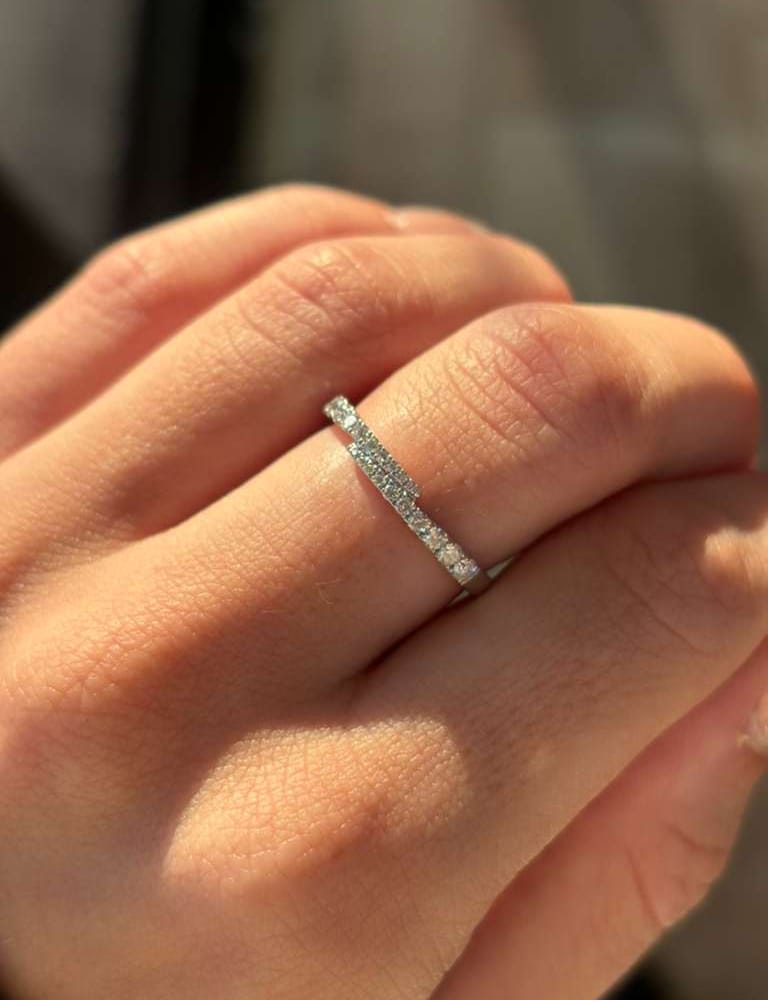 14k WG .31ctw Cross Over Nat Dia Band 2.0g