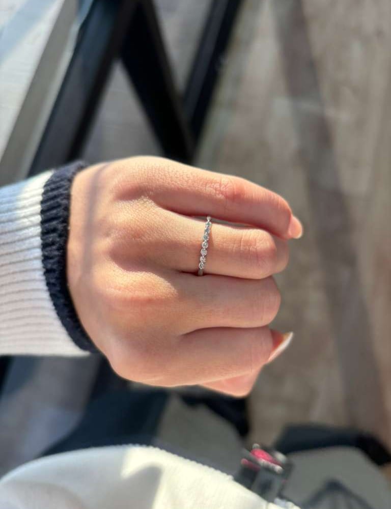 14KT DIAMOND BAND
