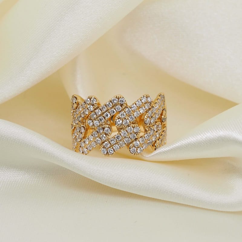 1.05 ct tw Round Brilliant Cut Diamond 18K Yellow Gold Link Pave Band