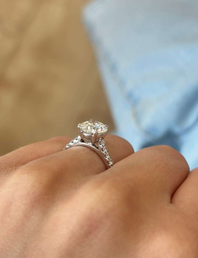 18kwg LGD Ring 2.07ct E VS1 Side Dia 0.80cttw